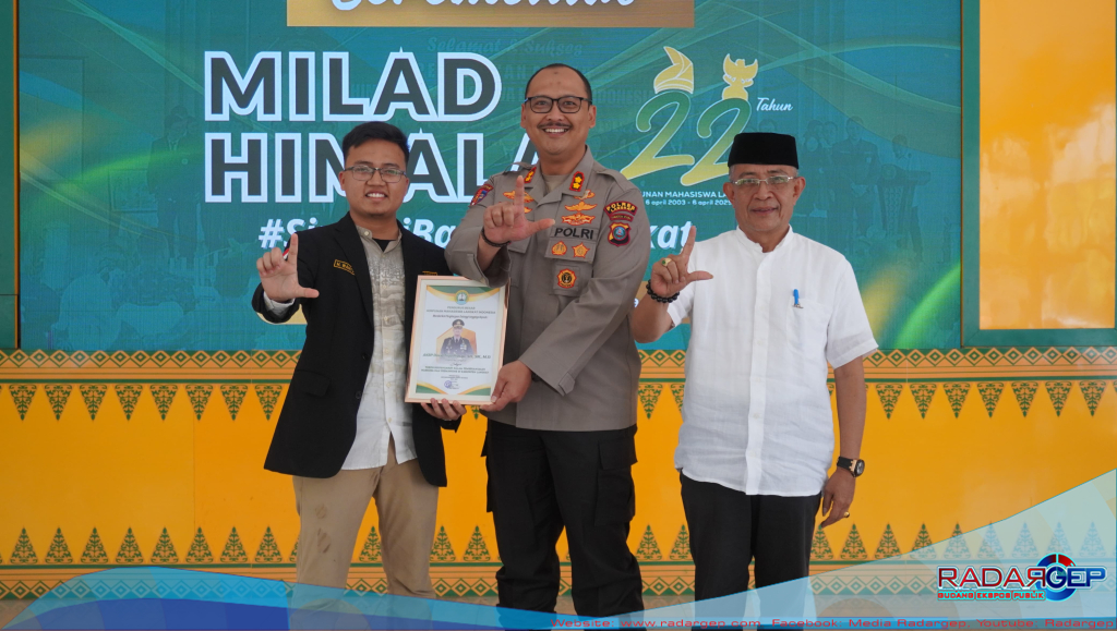 Kapolres Langkat Menerima Penghargaan Sebagai Tokoh Berpengaruh Dalam Pemberantasan Narkoba dan Premanisme